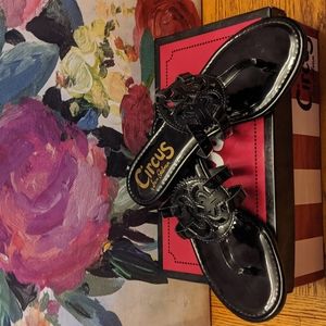 Circus by Sam Edelman Canyon flat sandals.